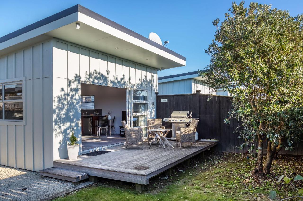 Two Four Cologne Vila Martinborough Exterior foto